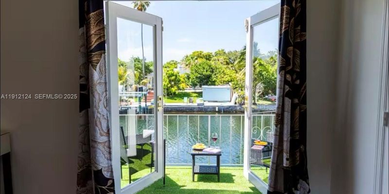 North Miami Townhome: 1949 NE 123rd St