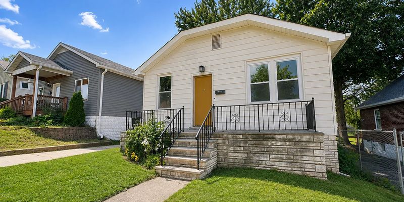 Affton House: 8527 Philo Ave