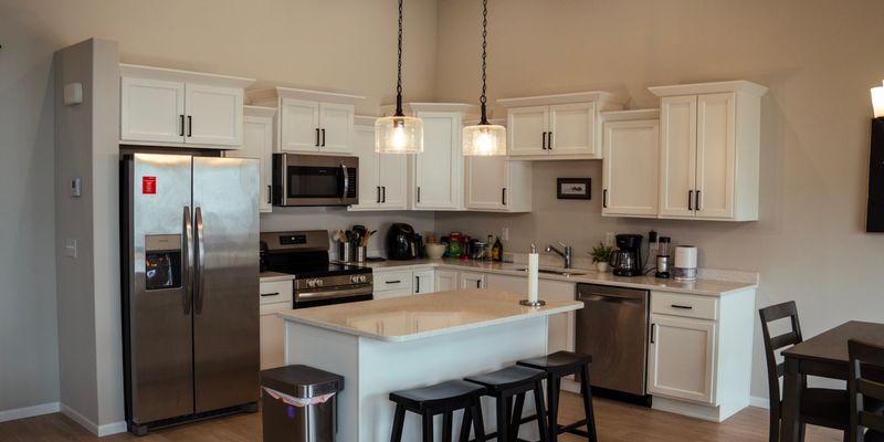 Grand Forks House: 1725 Tobi Ln