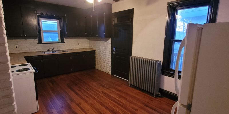 West York Apartment: 1436 Monroe St