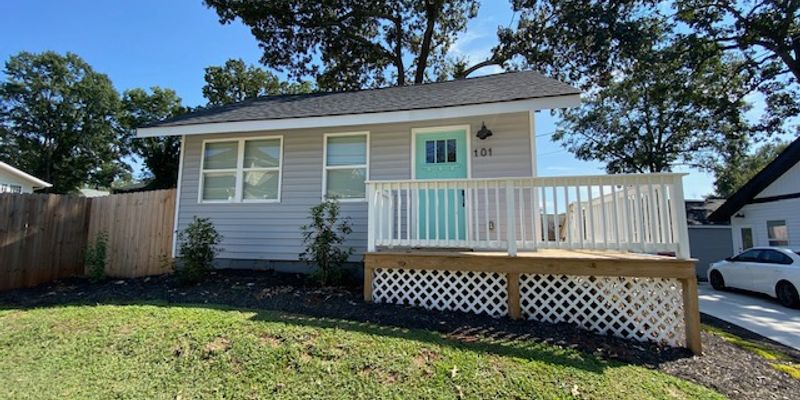 Greenville House: 101 Wilkins St