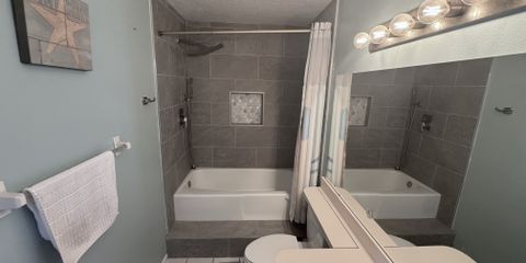Master Bath 2.jpg