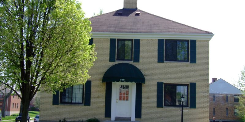 Kettering Apartment: 556 Aberdeen Avenue