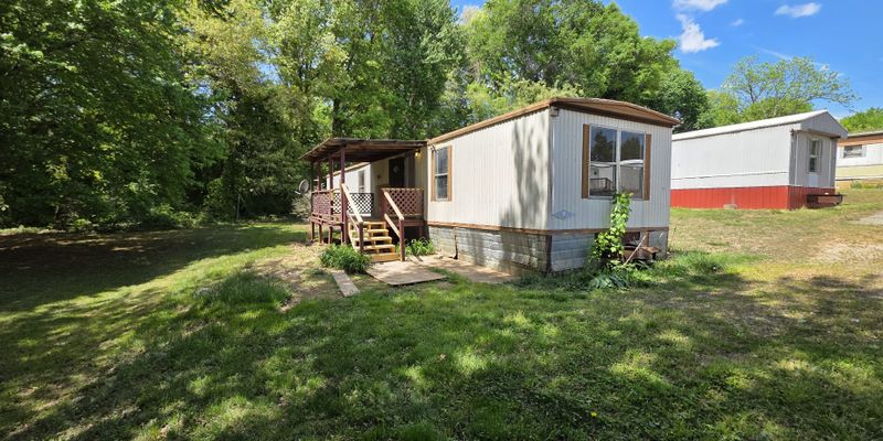 Connelly Springs House: 8364 Cedar St