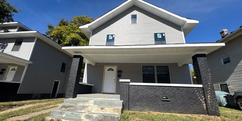 Indianapolis House: 230 W 29th St