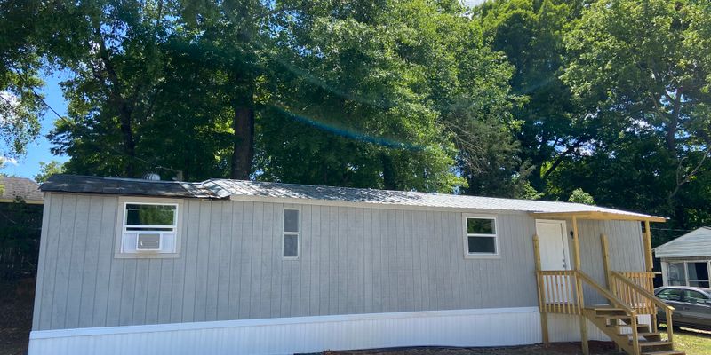 Pelzer House: 25 Hindman St