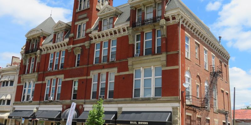 Chillicothe Apartment: 33 North Paint Street