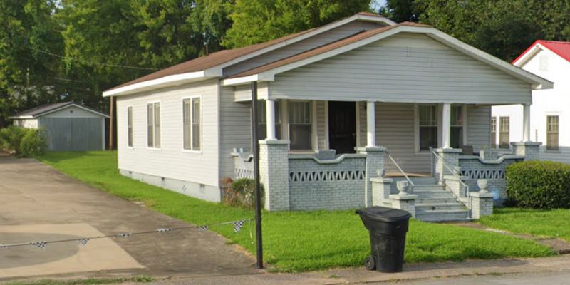 Gadsden House: 1209 Gardner St