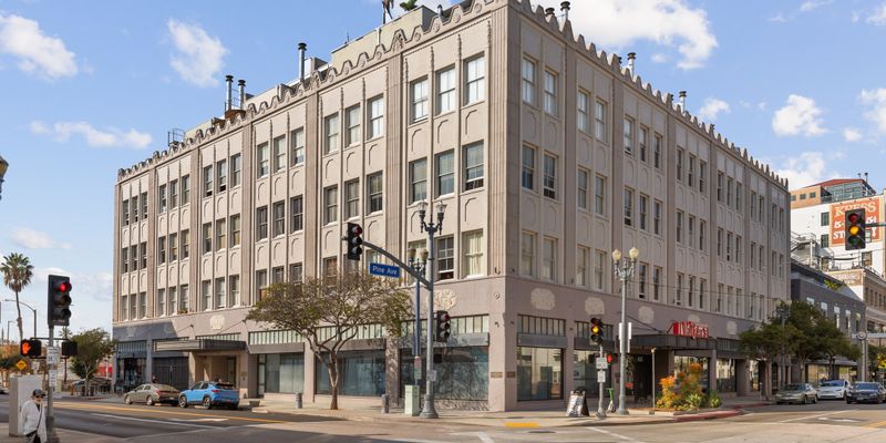 Long Beach House: 115 W 4th St # U11058DD