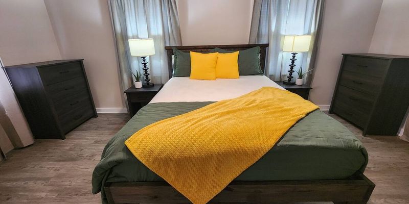 Montgomery House: 1718 West St