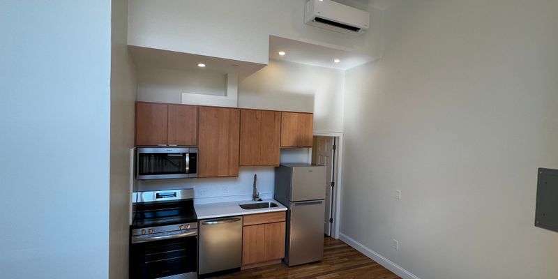 Fitchburg Apartment: 6 Blossom St