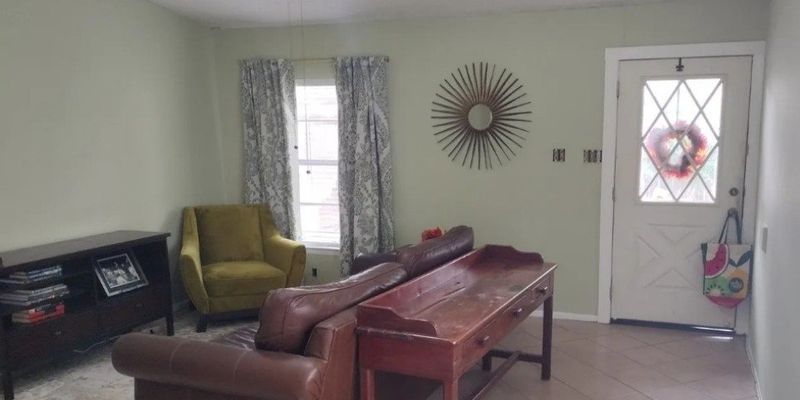 San Antonio House: 7812 Broadwick