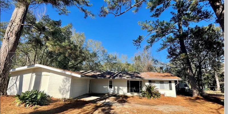 Dothan House: 404 Gwaltney Dr