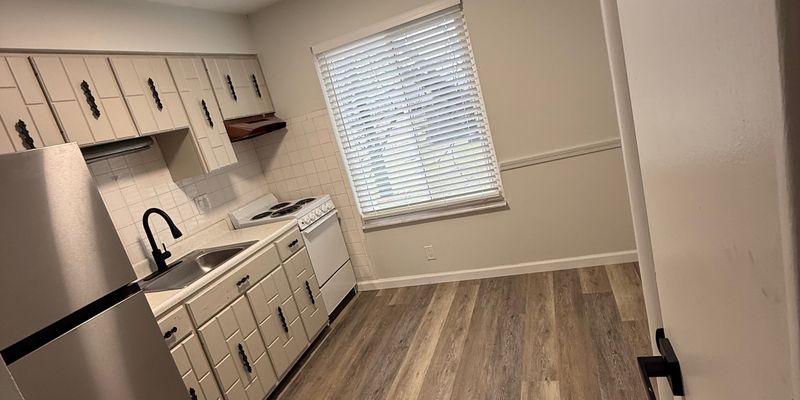 Granite City Apartment: 2706 Center Street