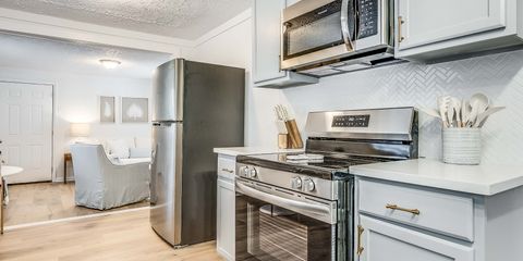 2203 DeLesseps 2-8.jpg