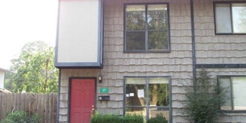 Ozark Townhome: 127 Depot Ln