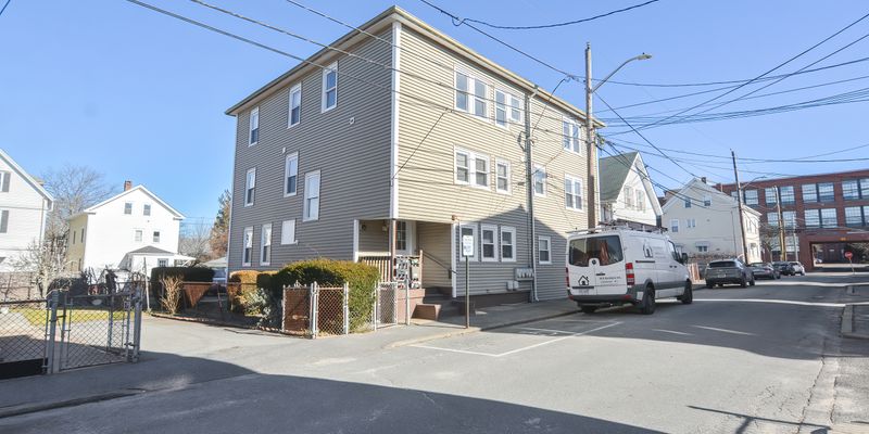 Bristol Apartment: 39 Bourne St