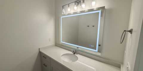 The Main 19 3 4 Bath.JPG