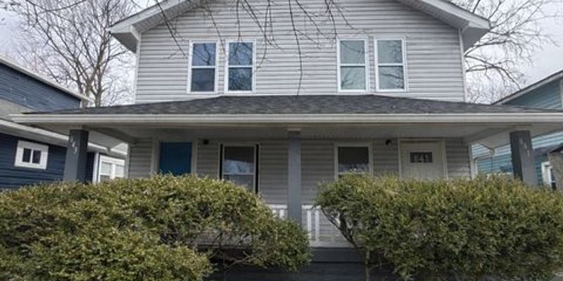 Indianapolis House: 841 Lasalle St