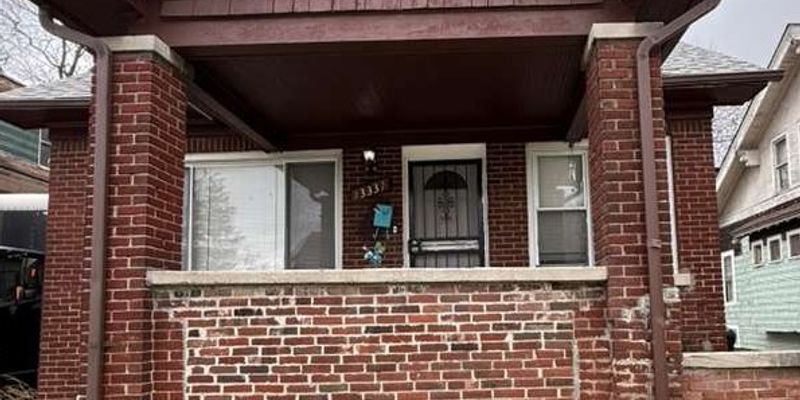 Detroit House: 13331 Strathmoor St