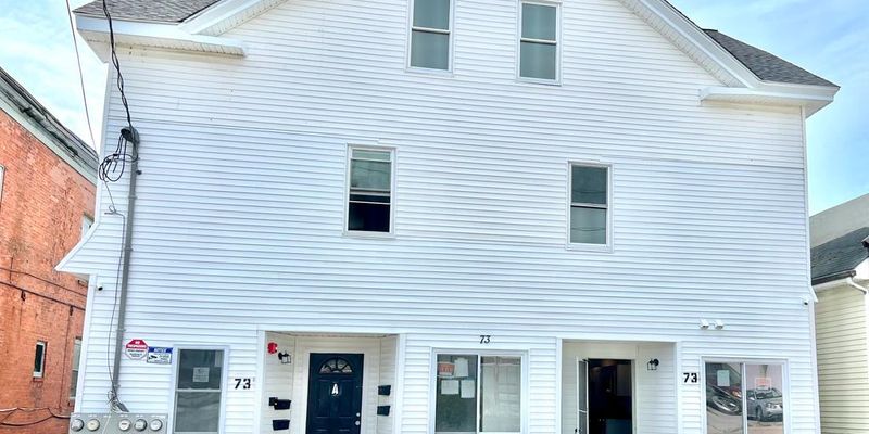 West Warwick Apartment: 73 Brookside Ave