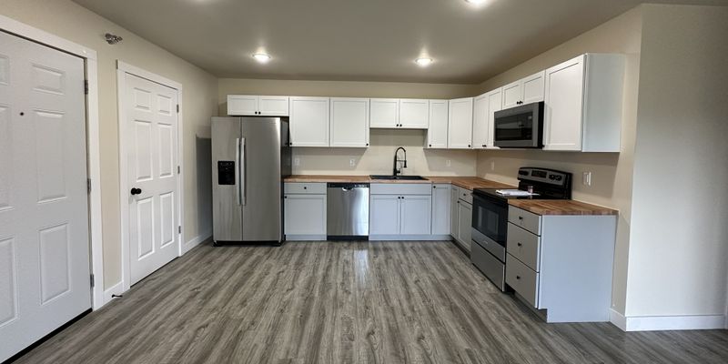 Galesville Apartment: 16899 S 12th St