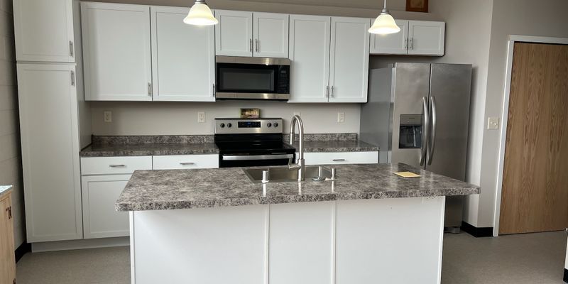 Cudahy Apartment: 3776 E Hammond Ave