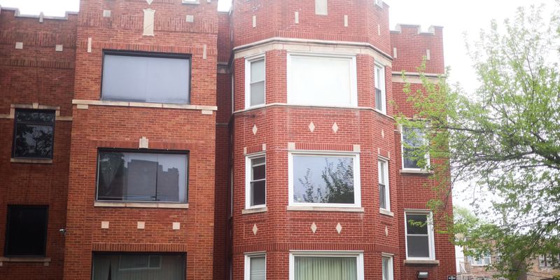 Chicago Apartment: 7815 S Kingston Ave