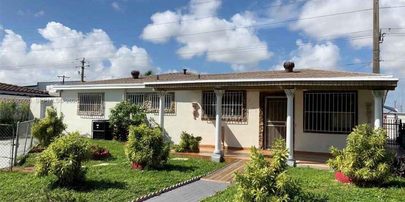 Miami House: 8636 NW 35th Pl