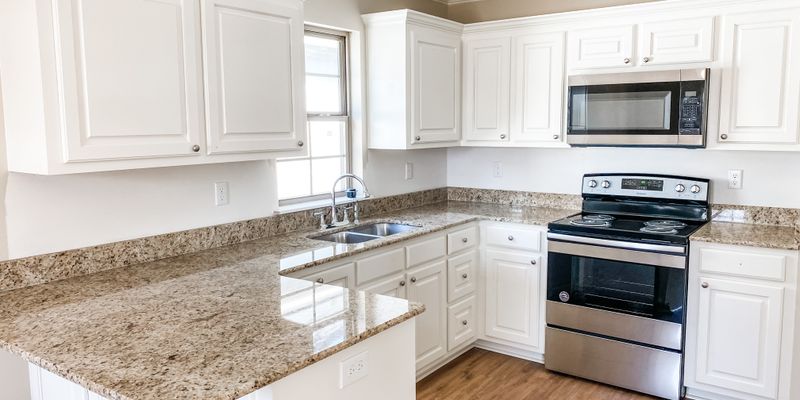 Pineville Apartment: 9013 Fox Creek Dr