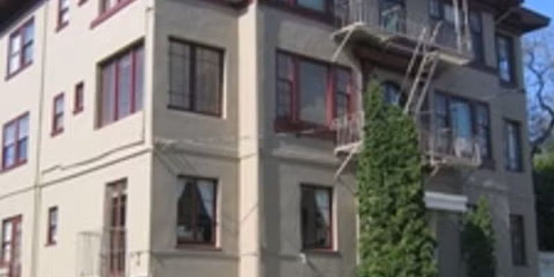 Oakland Apartment: 285 Van Buren Avenue