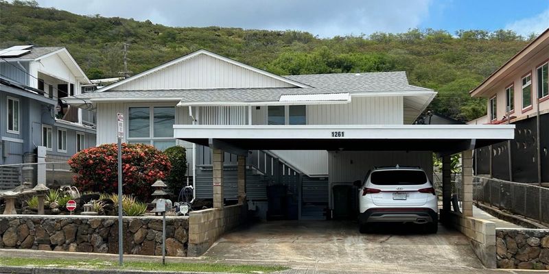 Honolulu House: 1261 Ainakoa Ave
