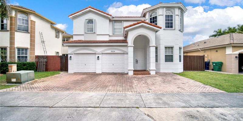 Doral House: 8324 NW 115th Ct #8324