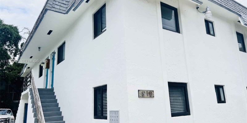 Miami Apartment: 910 SW 4th Ave