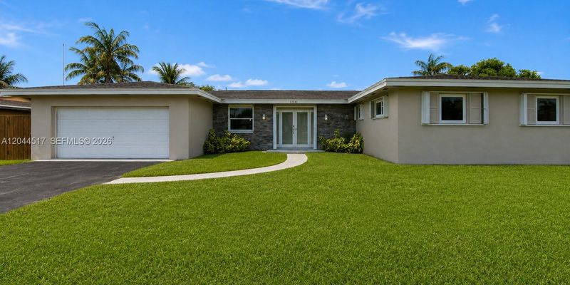 Miami House: 15445 SW 99th Ct