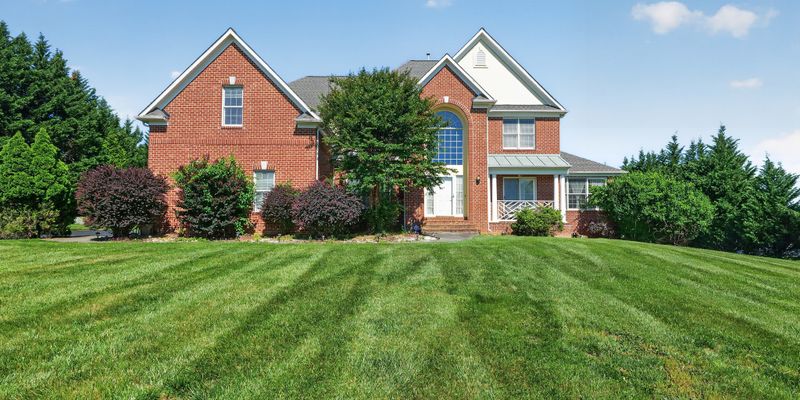 Clarksville House: 13031 12 Hills RD