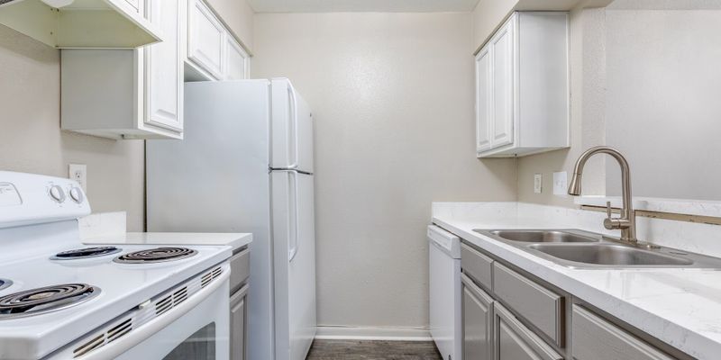 Houston Apartment: 13800 Myrtlea Dr
