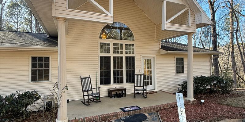 Sanford House: 1040 N Rocky River Rd