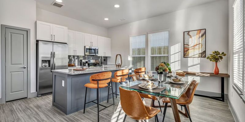 Fresno Apartment: 1740 Trammel-Fresno Rd