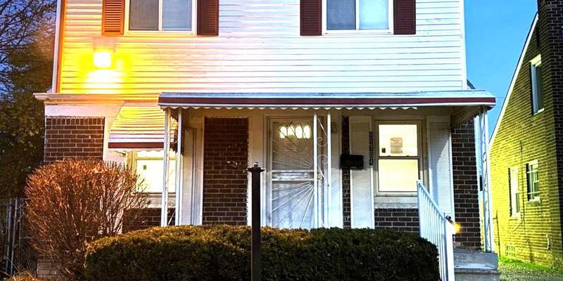 Detroit House: 11704 Greenview Ave