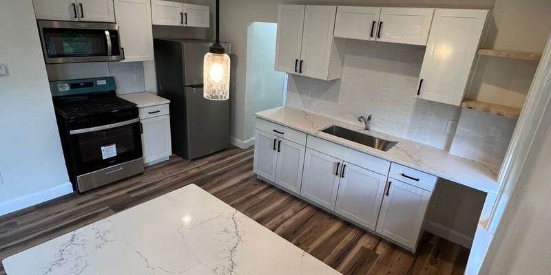 Akron Apartment: 884 Copley Rd