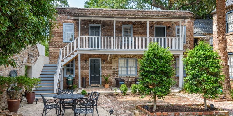 Charleston Apartment: 46 Queen St