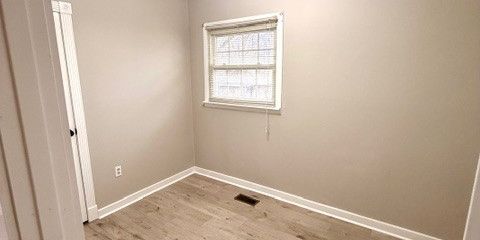 bedroom1.jpg