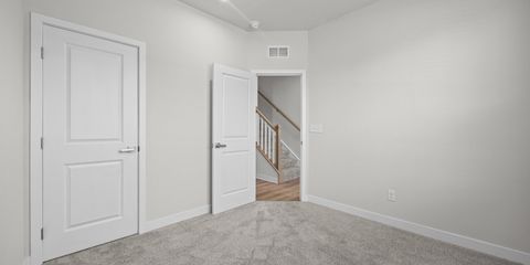 06-2833 Statesville Ave-6.jpg