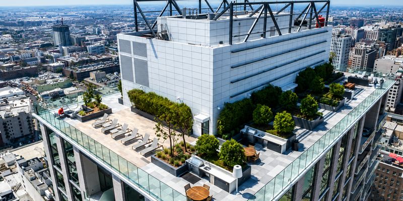 Los Angeles House: 400 S Broadway, Unit 917
