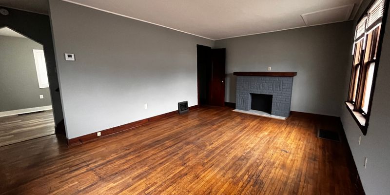 Hutchinson House: 14 W 16th Ave