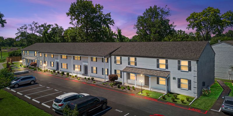 Granite City Apartment: 2705 Center Street