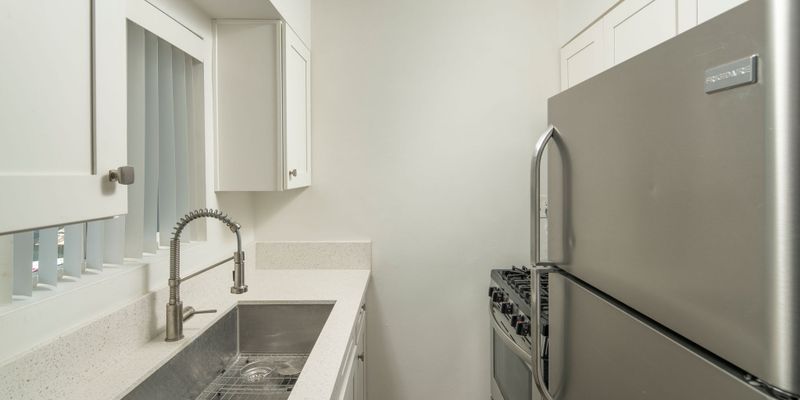 Phoenix Apartment: 1934 East Fairmount Avenue