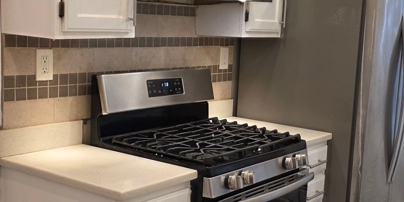 Montclair Apartment: 24 Mission St