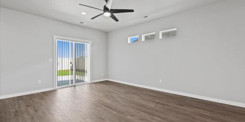 04-Living Room.jpg